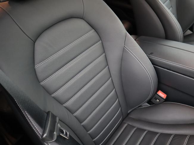 MERCEDES-BENZ EQC Photo 16
