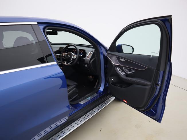 MERCEDES-BENZ EQC Photo 17