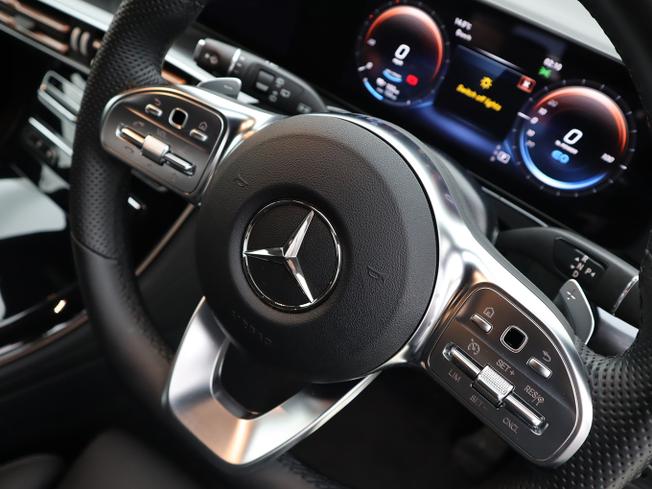 MERCEDES-BENZ EQC Photo 19