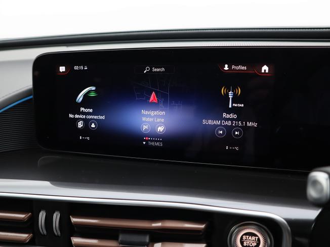 MERCEDES-BENZ EQC Photo 32