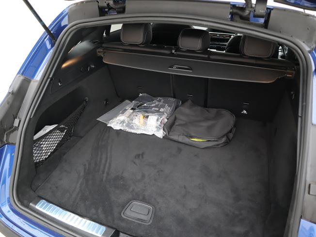 MERCEDES-BENZ EQC Photo 9