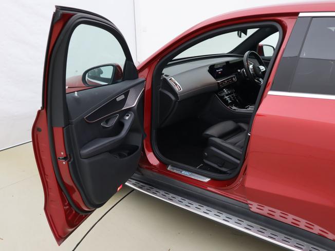 MERCEDES-BENZ EQC Photo 23
