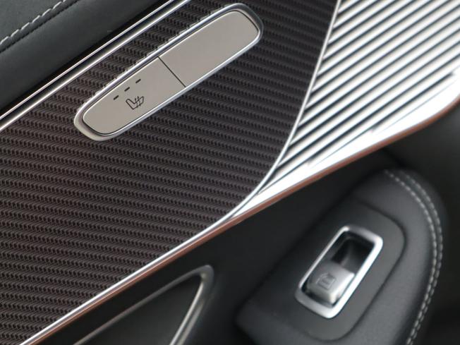 MERCEDES-BENZ EQC Photo 25