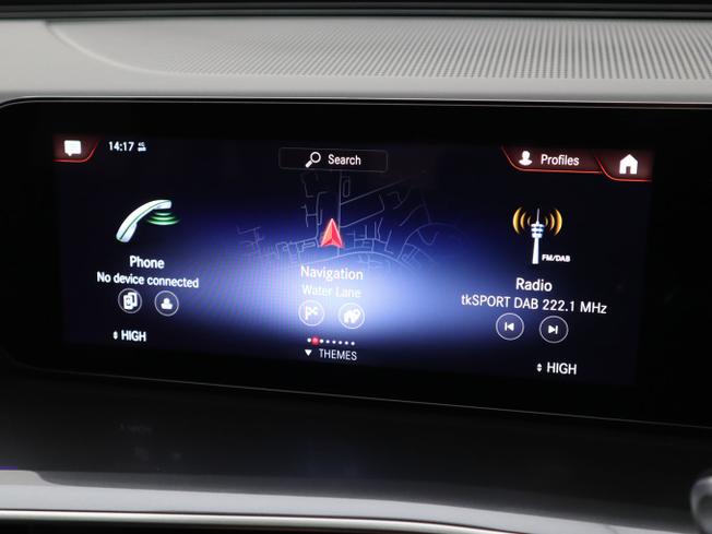 MERCEDES-BENZ EQC Photo 31