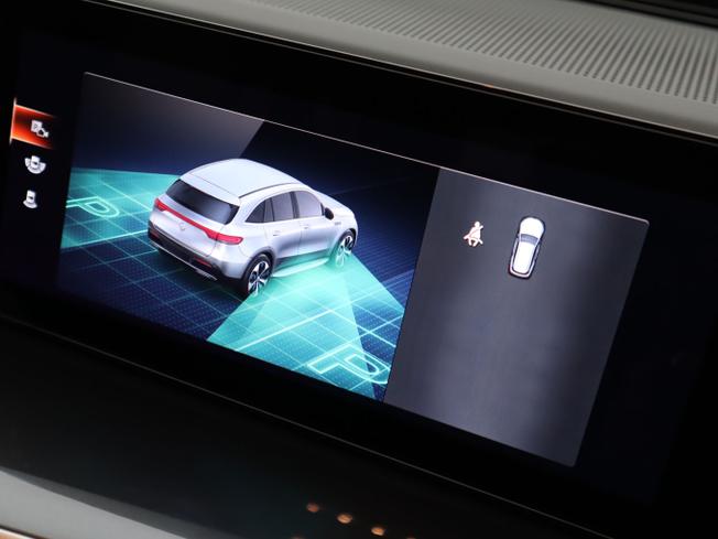 MERCEDES-BENZ EQC Photo 41