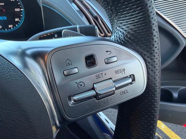 MERCEDES-BENZ EQC Photo 47