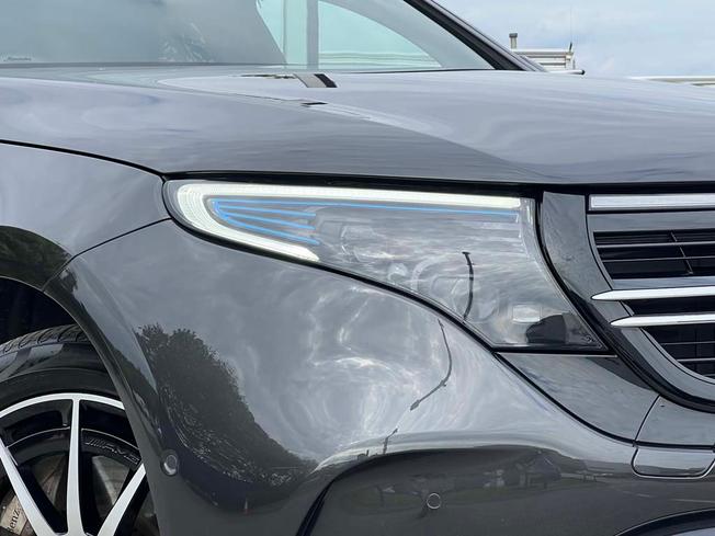 MERCEDES-BENZ EQC Photo 13