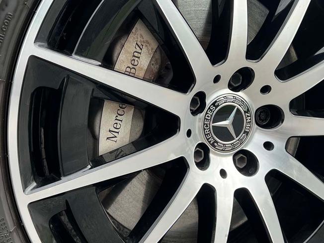 MERCEDES-BENZ EQC Photo 17