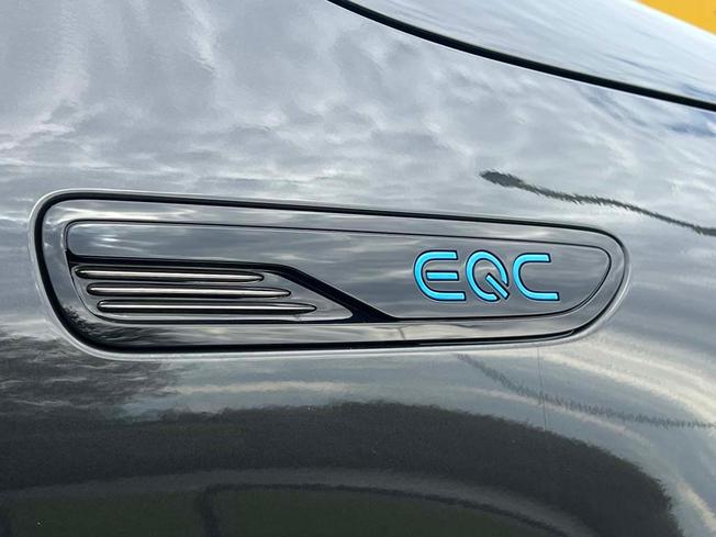 MERCEDES-BENZ EQC Photo 18