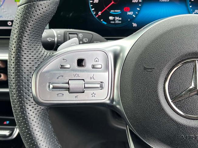 MERCEDES-BENZ EQC Photo 28