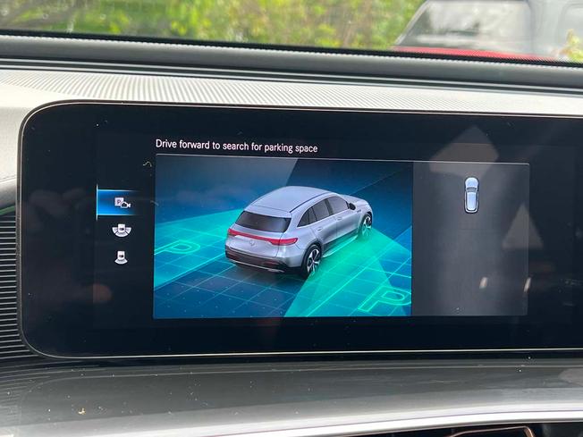MERCEDES-BENZ EQC Photo 29