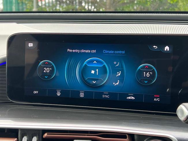 MERCEDES-BENZ EQC Photo 35