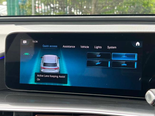 MERCEDES-BENZ EQC Photo 38
