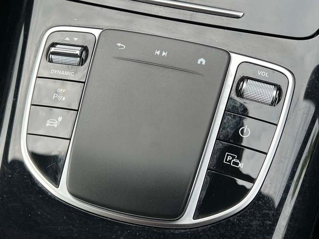 MERCEDES-BENZ EQC Photo 41
