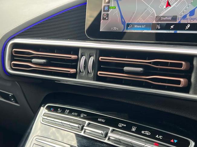MERCEDES-BENZ EQC Photo 42