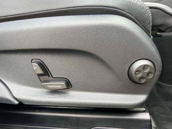 MERCEDES-BENZ EQC Photo 47