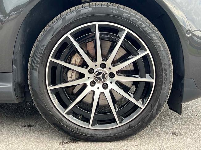 MERCEDES-BENZ EQC Photo 6