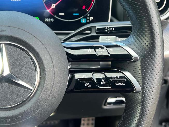 MERCEDES-BENZ C Class Photo 25