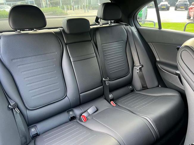 MERCEDES-BENZ C Class Photo 8