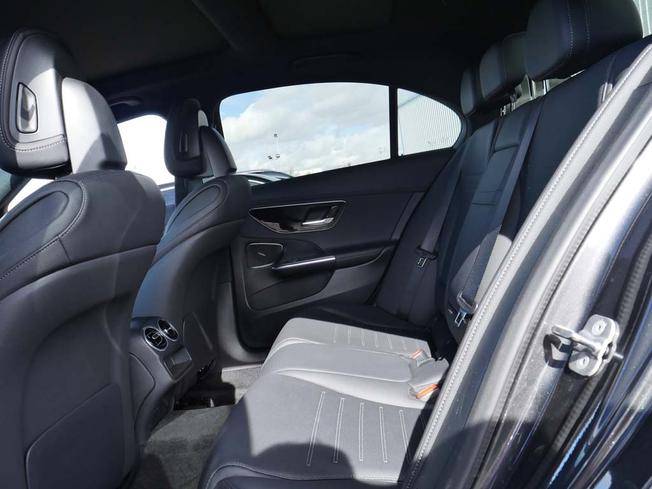 MERCEDES-BENZ C Class Photo 8