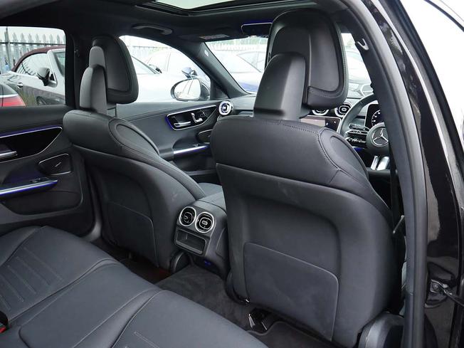 MERCEDES-BENZ C Class Photo 32
