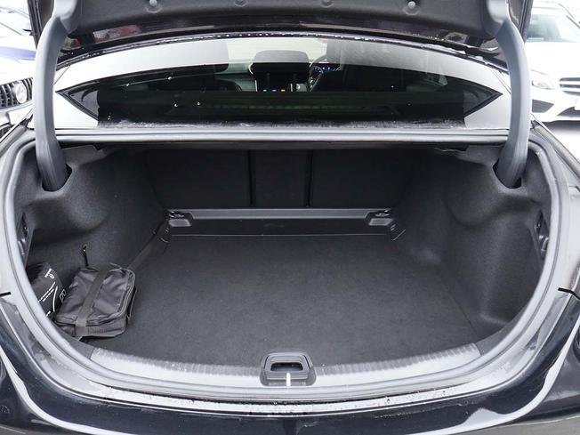 MERCEDES-BENZ C Class Photo 9