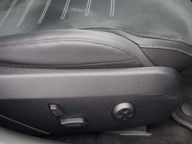MERCEDES-BENZ C Class Photo 25