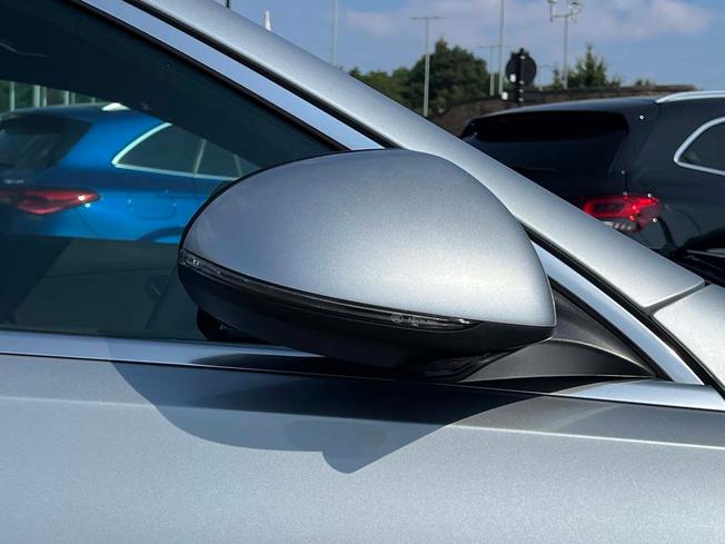 MERCEDES-BENZ C Class Photo 14