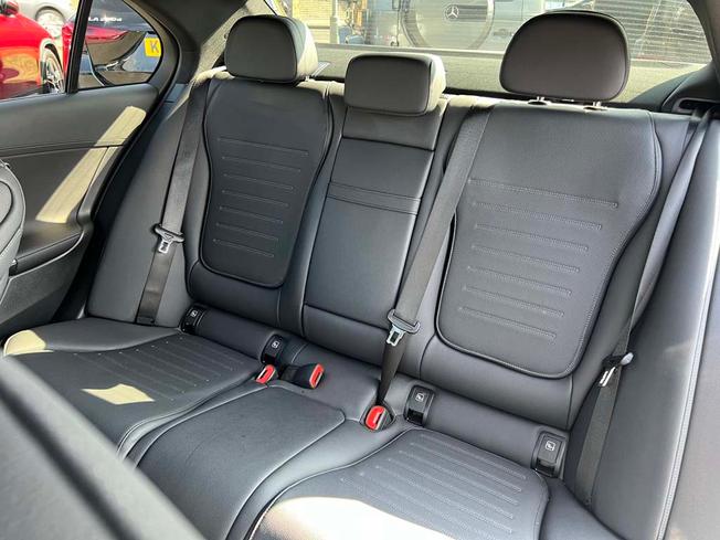 MERCEDES-BENZ C Class Photo 8