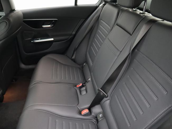 MERCEDES-BENZ C Class Photo 8