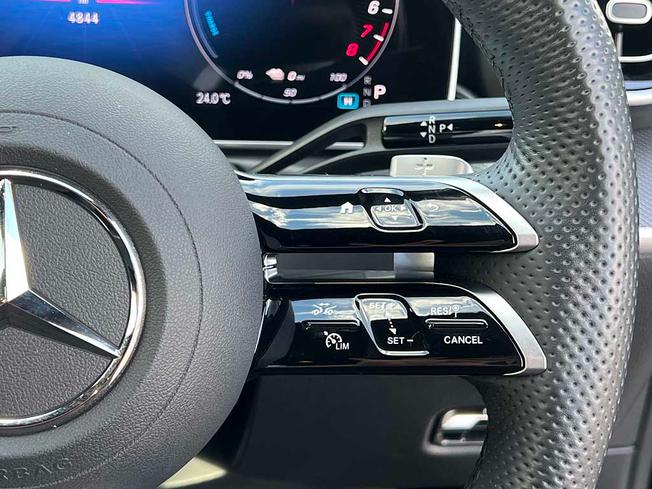 MERCEDES-BENZ C Class Photo 25