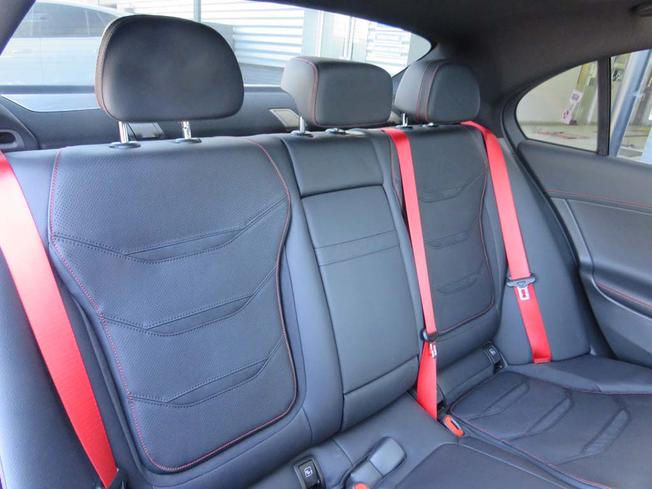 MERCEDES-BENZ C Class Photo 8