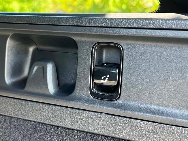 MERCEDES-BENZ C Class Photo 23