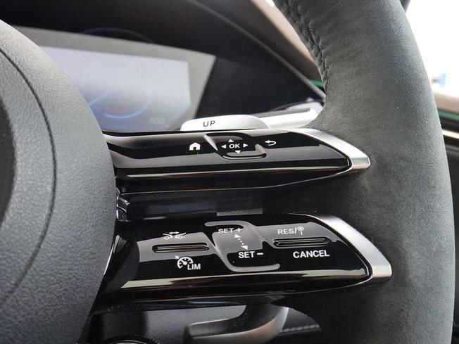 MERCEDES-BENZ Eqs Photo 13