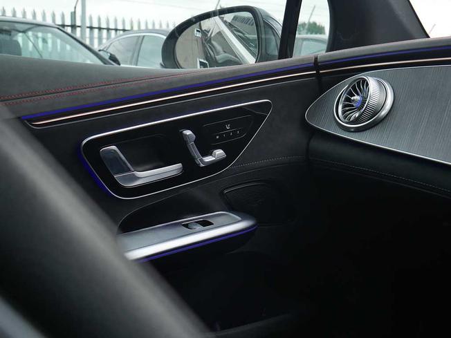 MERCEDES-BENZ Eqe Photo 41