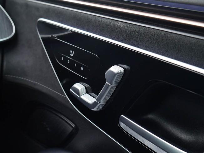 MERCEDES-BENZ Eqe Photo 16