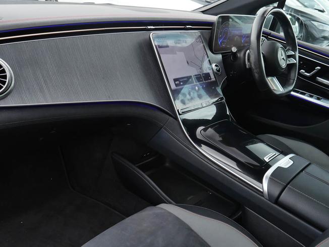 MERCEDES-BENZ Eqe Photo 3