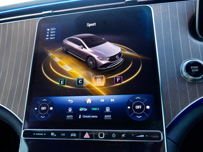 Mercedes-Benz EQE Photo 13