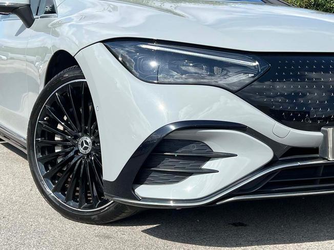MERCEDES-BENZ Eqe Photo 12