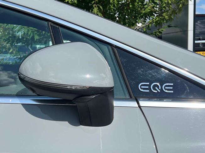 MERCEDES-BENZ Eqe Photo 14