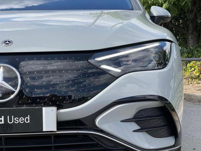 MERCEDES-BENZ Eqe Photo 17