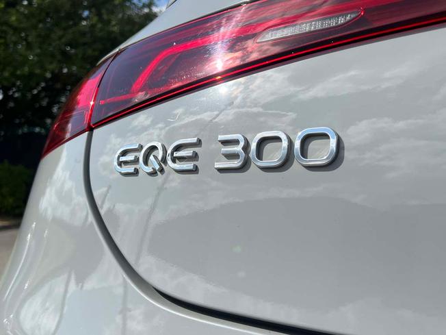 MERCEDES-BENZ Eqe Photo 19