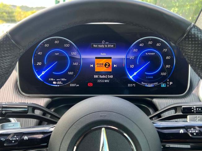 MERCEDES-BENZ Eqe Photo 48