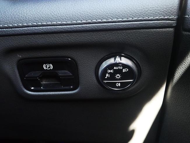 Mercedes-Benz Eqe Photo 15