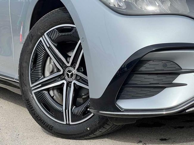 MERCEDES-BENZ Eqe Photo 14