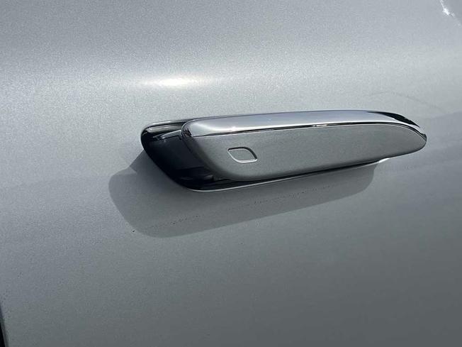 MERCEDES-BENZ Eqe Photo 15