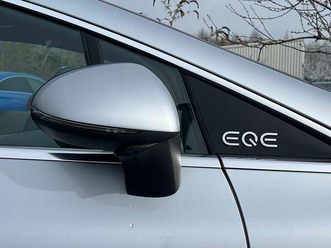 MERCEDES-BENZ Eqe Photo 16