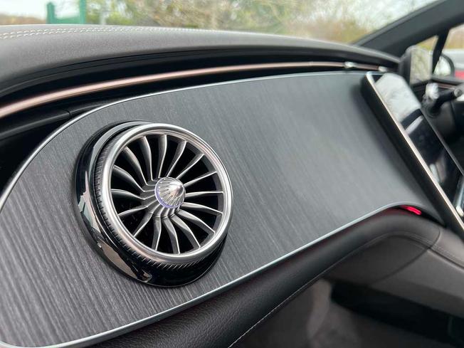 MERCEDES-BENZ Eqe Photo 39