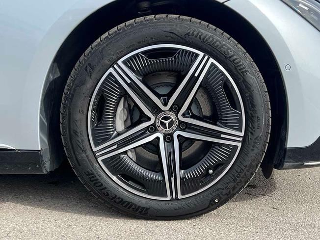 MERCEDES-BENZ Eqe Photo 6