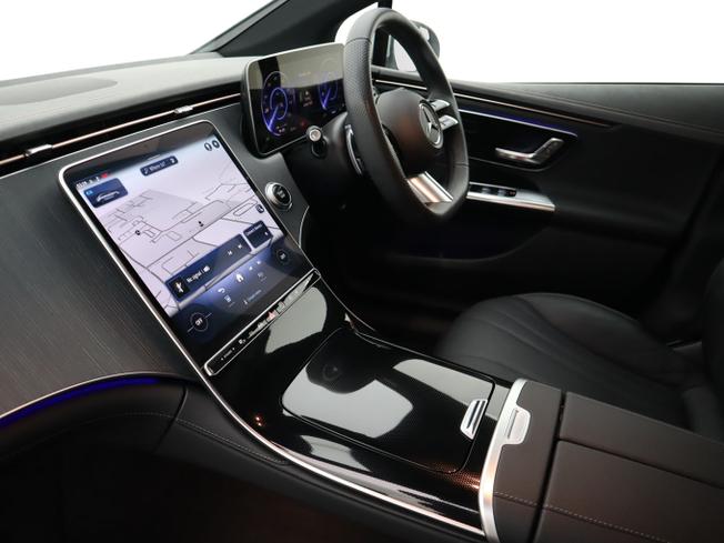 MERCEDES-BENZ Eqe Photo 17